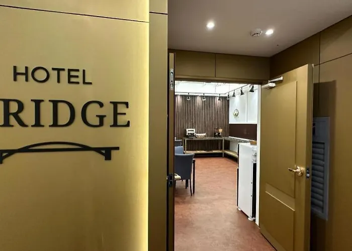Bridge ホテル