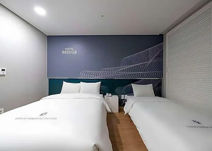 Hotel Bridge
