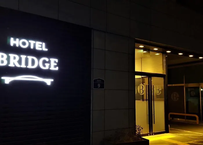 ホテル Bridge 3*